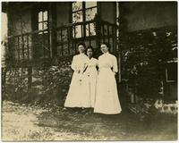 Women in Pyengyang, ca. 1915.
