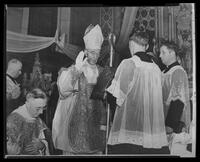 Canadian Catholics hold Eucharistic congress.