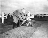 Dr. William Pugh visits Iceland cemetery.